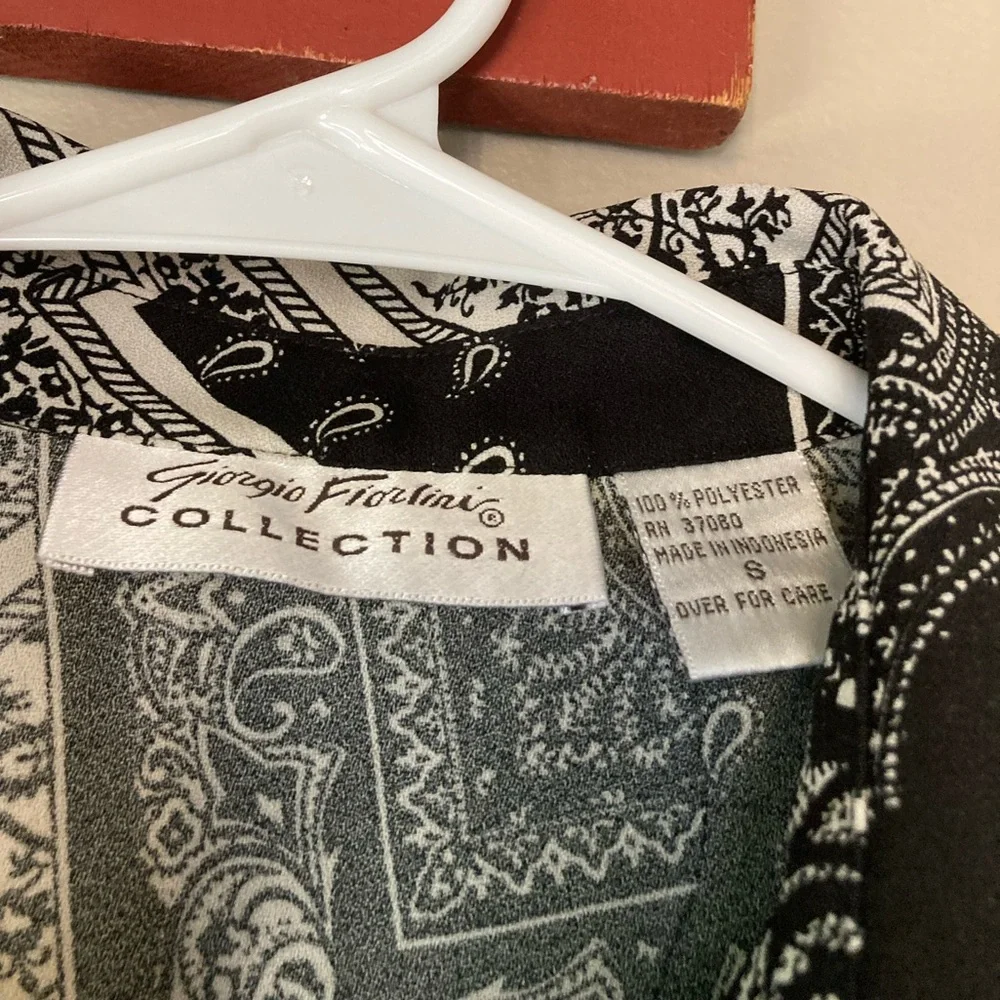 Vintage Giorgio Fiozlini Black & White Bandana Print Collared Tank Top S - Picture 6 of 6